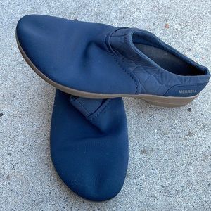 Navy Merrell clogs